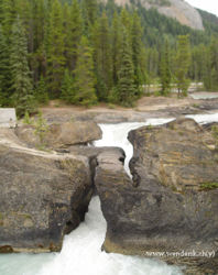  Kicking Horse river - La rivire du Cheval-qui-rue, Yoho National Park, British Columbia, Canada... 