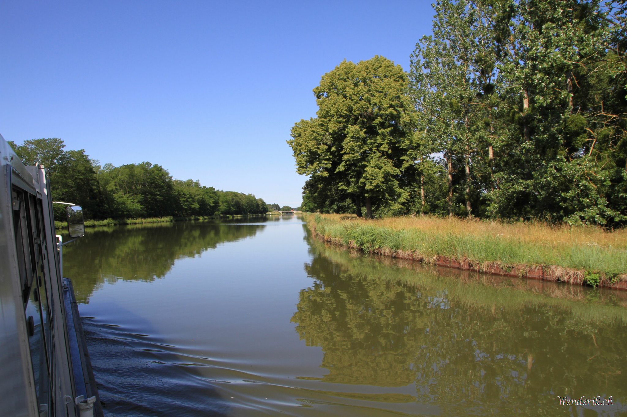 IMG_1077_L2048w1.jpg